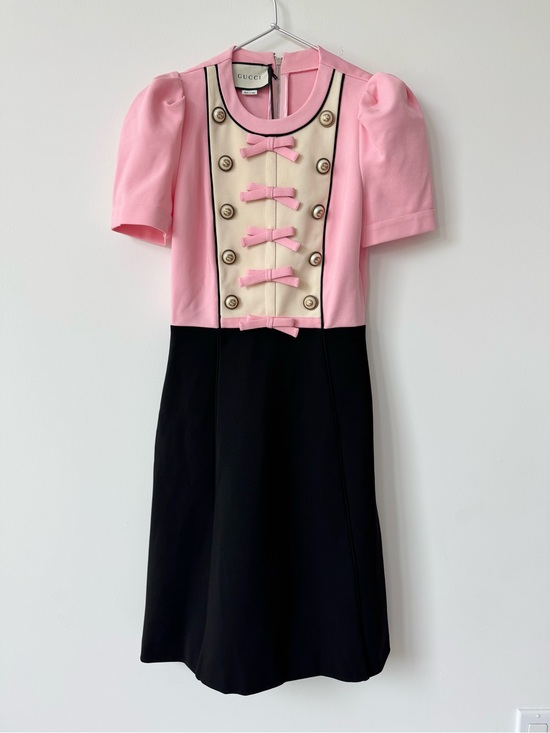 Gucci Dresses & Skirts - Gucci Pink, Cream & Black Trim Knit Bow and Pearl Button Detail Dress - Size S